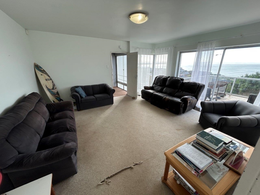 7 Bedroom Property for Sale in Wavecrest Eastern Cape
